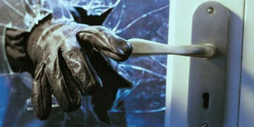 V dveh vlomih za okoli 120.000 škode