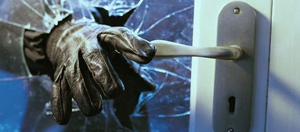 V dveh vlomih za okoli 120.000 škode