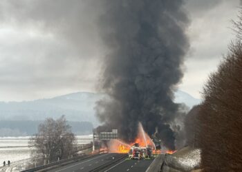 Huda prometna nesreča na avtocesti