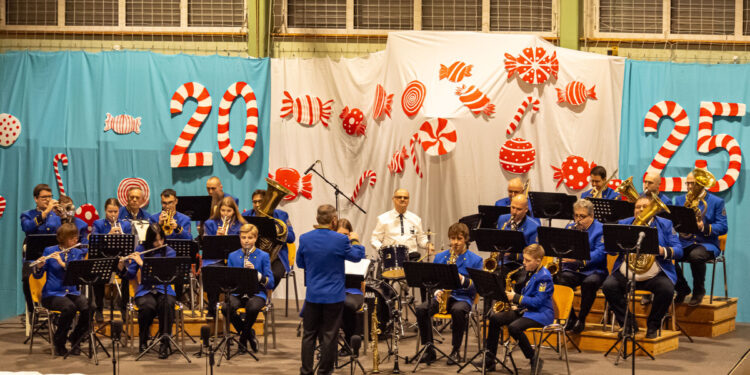 Božično-novoletni koncert Godbe na pihala KUD Janko Živko Poljčane navdušil
