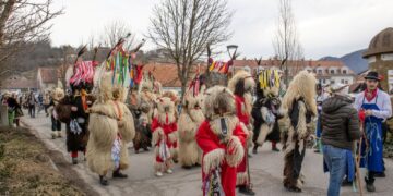 Pisane maske znova napolnile Poljčane