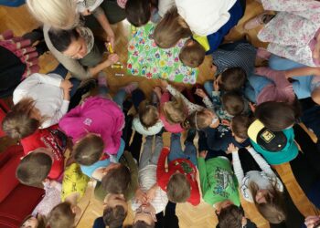 Z Ano Krošlin in škratom Čreškom  o skrivnostih zlatega kovanca