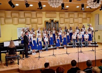 Zlato priznanje za laporski mladinski zbor na državnem tekmovanju