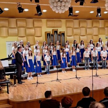 Pevski zbor OŠ Laporje | Foto: OŠ Gustava Šiliha Laporje