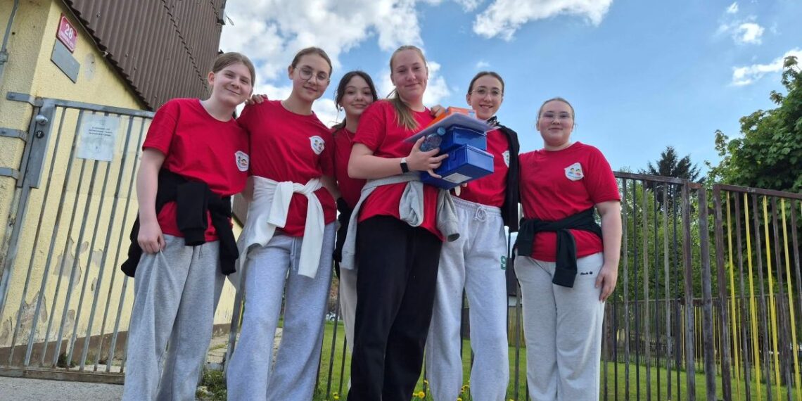 Učenke OŠ Poh. odreda najboljše na regijskem preverjanju prve pomoči
