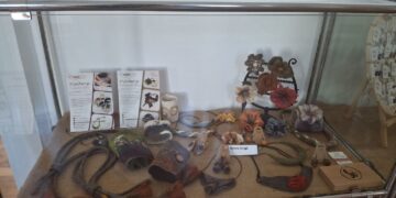 Kreativni nakit: med materialom in idejo