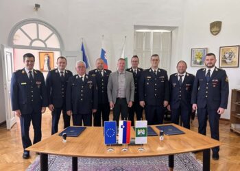 V Račah podpisali pogodbe za delovanje gasilske službe v letu 2026
