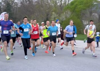 Množična udeležba na bistriškem teku