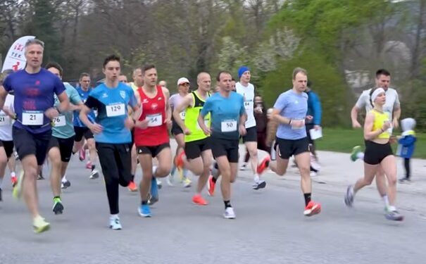 Množična udeležba na bistriškem teku