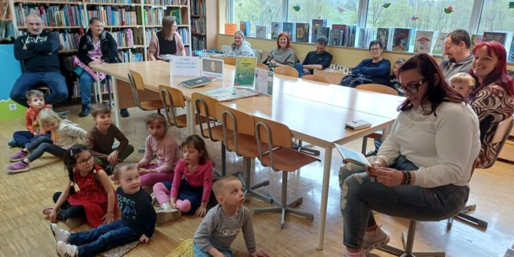 Medgeneracijsko pravljično ustvarjanje v Knjižnici Makole