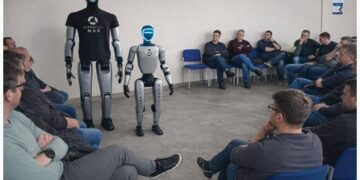 Ko robot stopi med ljudi