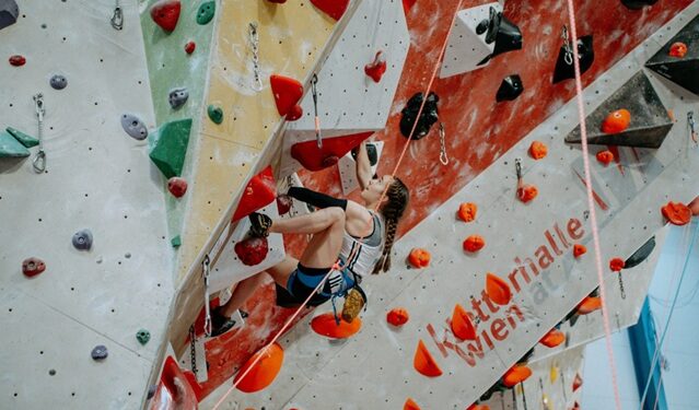 Neli Hren navdušila na Dunaju: na prvi članski tekmi do srebrne medalje