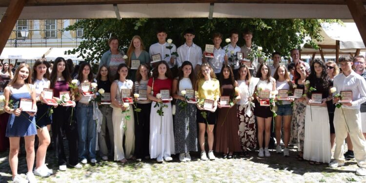Ob zaključku šolskega leta “županova petica” za 113 mladih