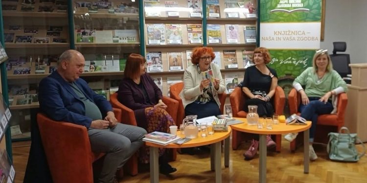 Poezija, glasba in Naši komadi v bistriški knjižnici